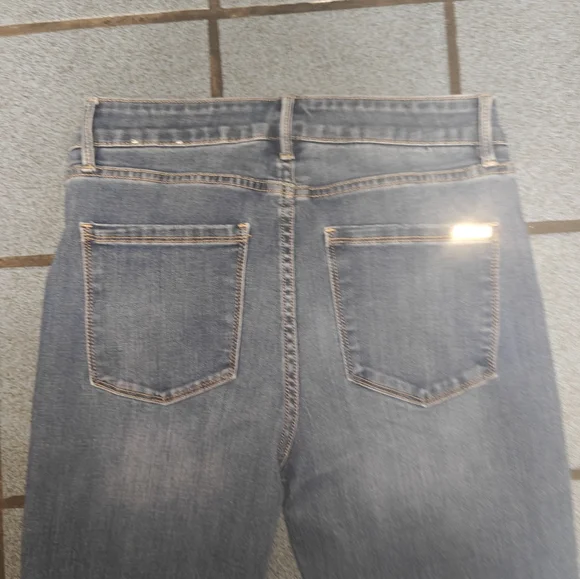 White House Black Market The Slim Crop Women's Ligh Blue Jeans Size 6 - Picture 11 of 14
